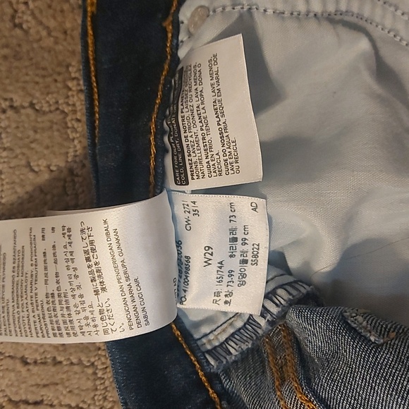 Levis High Rise Shorts - Picture 6 of 8